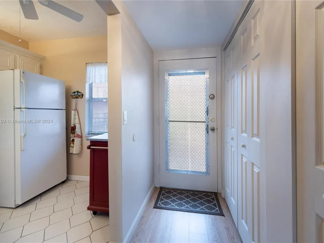 2841 Somerset Dr # 300, Lauderdale Lakes FL 33311