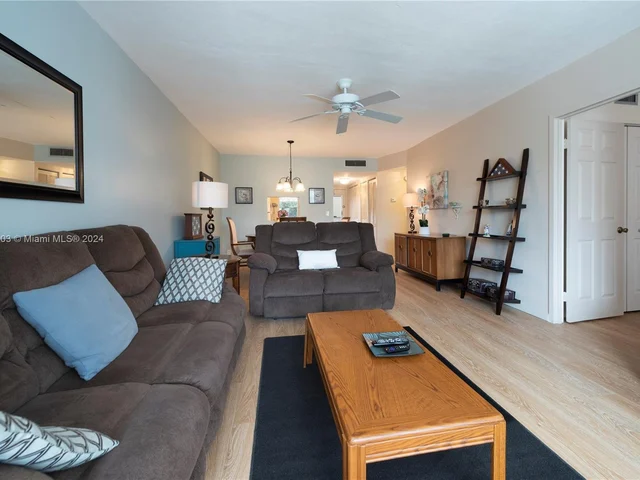 2841 Somerset Dr # 300, Lauderdale Lakes FL 33311