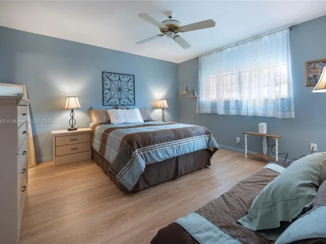 2841 Somerset Dr # 300, Lauderdale Lakes FL 33311