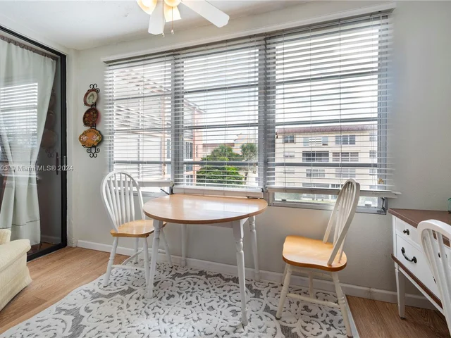 2841 Somerset Dr # 300, Lauderdale Lakes FL 33311