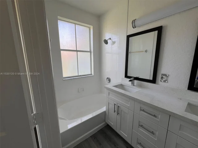 2579 SE 13th Ct, Homestead FL 33035