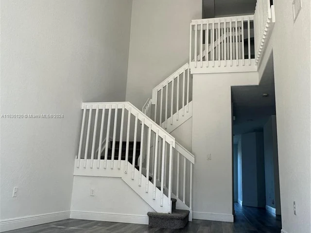 2579 SE 13th Ct, Homestead FL 33035