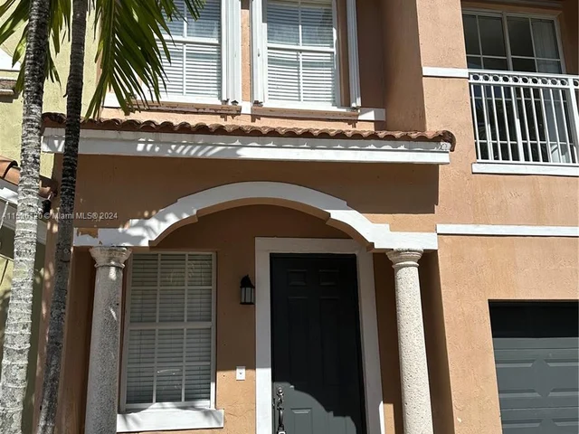 2579 SE 13th Ct, Homestead FL 33035