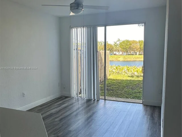 2579 SE 13th Ct, Homestead FL 33035