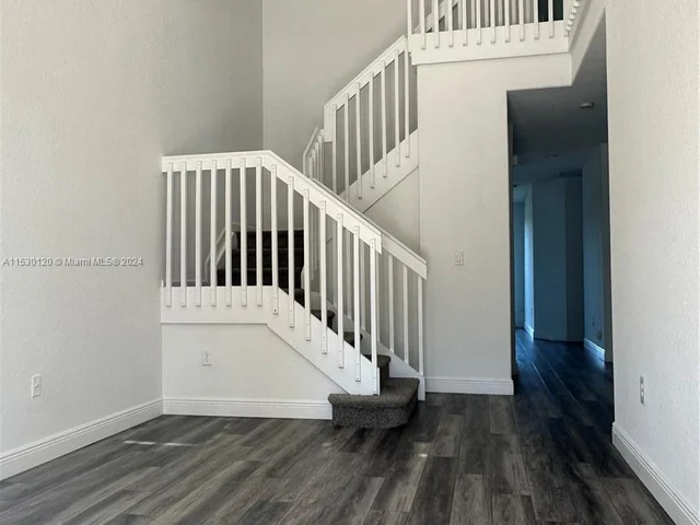 2579 SE 13th Ct, Homestead FL 33035