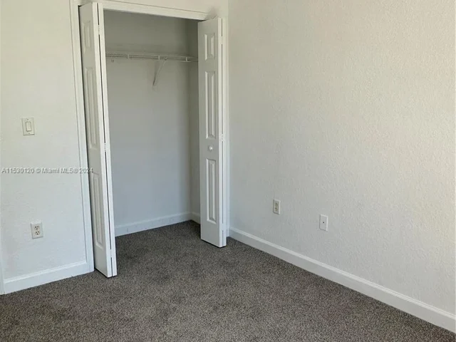 2579 SE 13th Ct, Homestead FL 33035