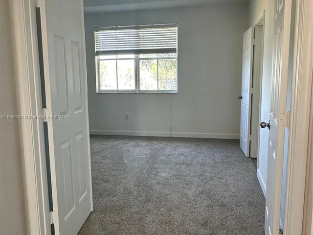 2579 SE 13th Ct, Homestead FL 33035