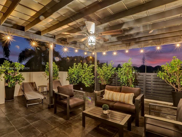 1523 Grant St, Hollywood FL 33020