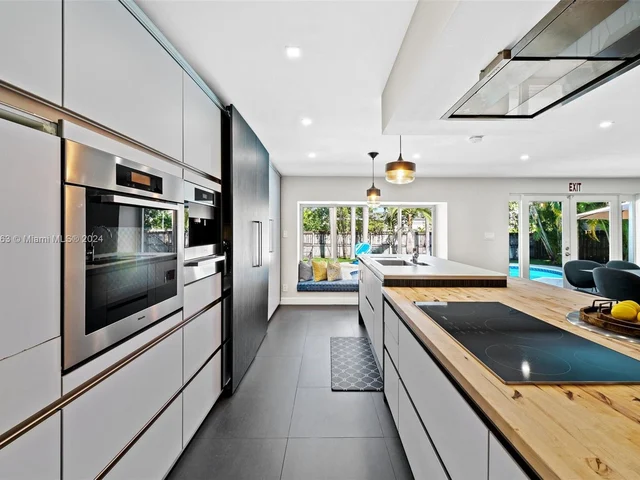 1523 Grant St, Hollywood FL 33020