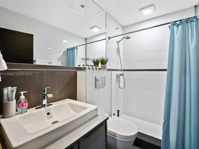 1523 Grant St, Hollywood FL 33020