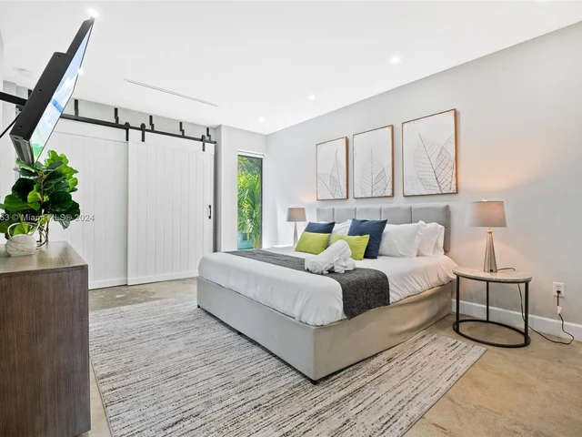 1523 Grant St, Hollywood FL 33020