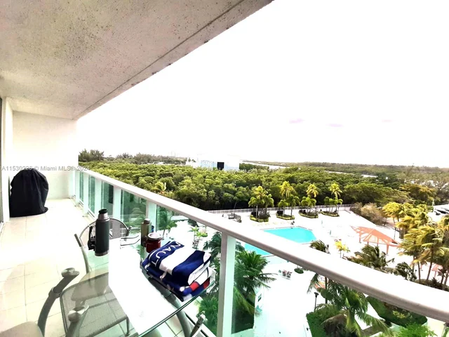 100 Bayview Dr # 721, Sunny Isles Beach FL 33160