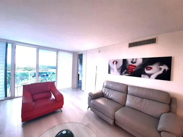 100 Bayview Dr # 721, Sunny Isles Beach FL 33160