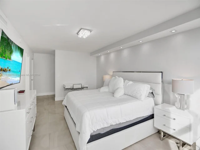 9225 Collins Ave # 912, Surfside FL 33154