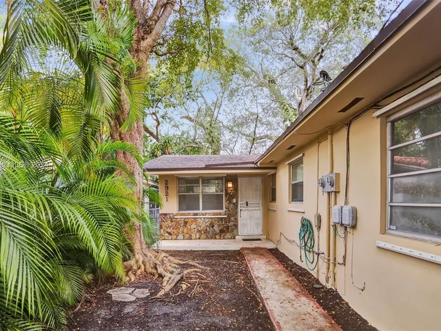 2921 Whitehead St # 0, Miami FL 33133