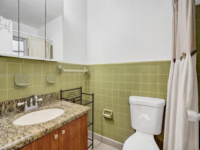 2921 Whitehead St # 0, Miami FL 33133