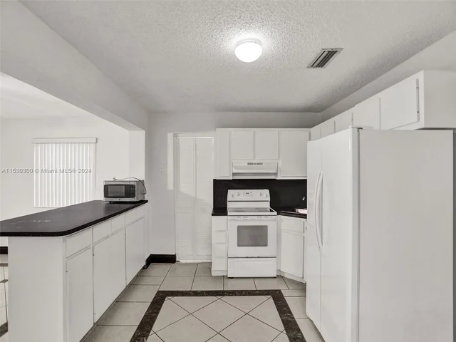 2921 Whitehead St # 0, Miami FL 33133