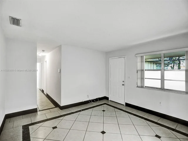 2921 Whitehead St # 0, Miami FL 33133