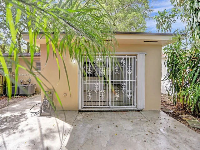 2921 Whitehead St # 0, Miami FL 33133