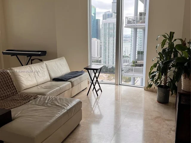 185 SW 7th St # 3211, Miami FL 33130