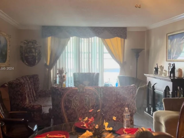 2860 Somerset Dr # 208K, Lauderdale Lakes FL 33311