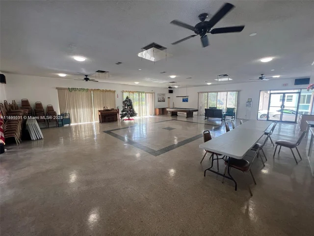 2860 Somerset Dr # 208K, Lauderdale Lakes FL 33311