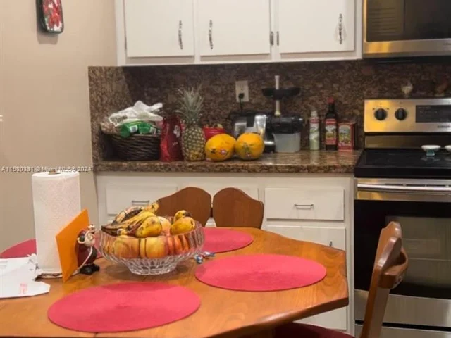 2860 Somerset Dr # 208K, Lauderdale Lakes FL 33311