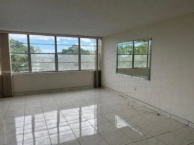 1400 Saint Charles Pl # 605, Pembroke Pines FL 33026