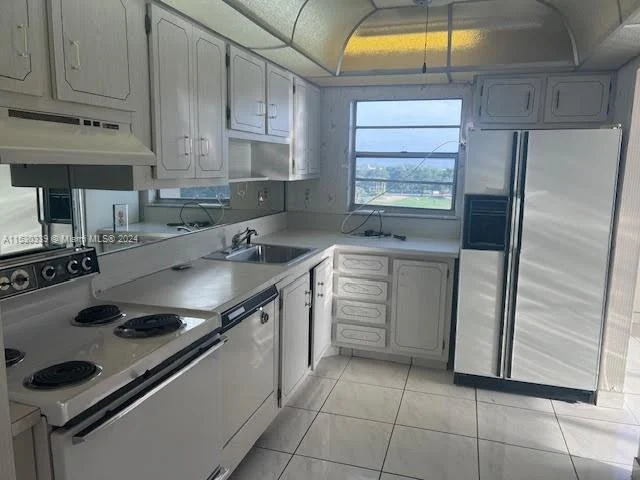 1400 Saint Charles Pl # 605, Pembroke Pines FL 33026