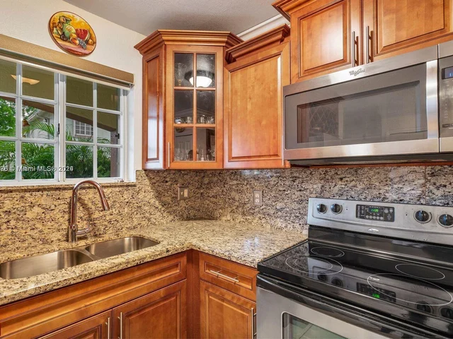 6757 NW 182nd St # 102, Hialeah FL 33015