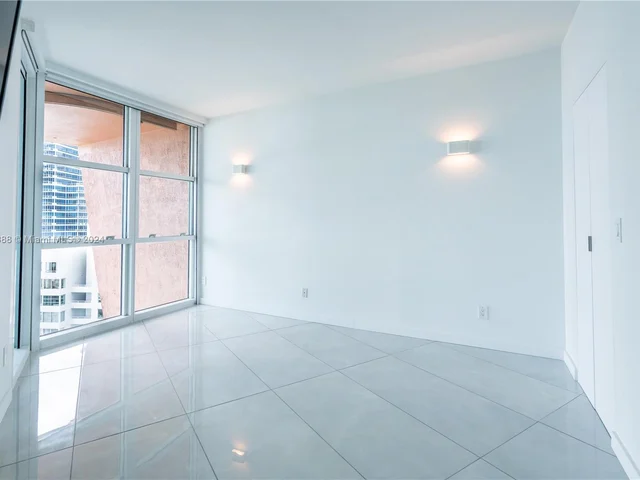 300 S Pointe Dr # 2606, Miami Beach FL 33139