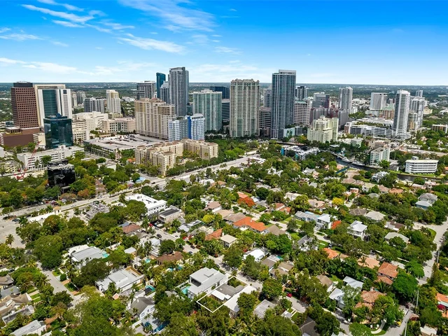 804 SE 6th Ct, Fort Lauderdale FL 33301