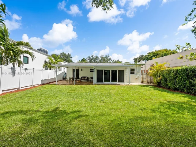 804 SE 6th Ct, Fort Lauderdale FL 33301