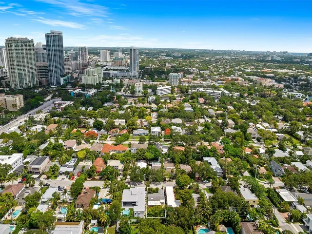 804 SE 6th Ct, Fort Lauderdale FL 33301