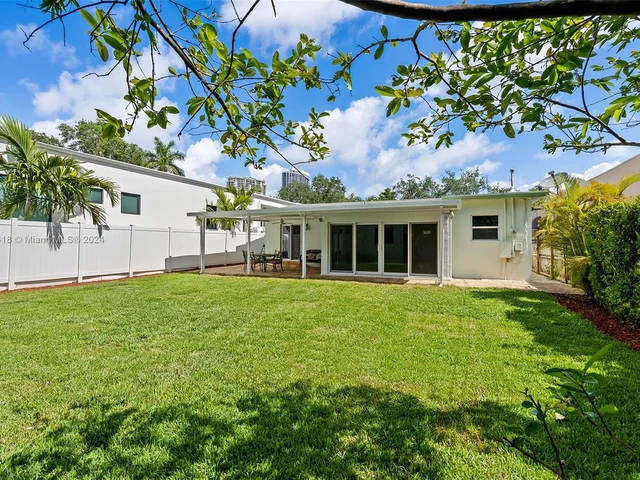 804 SE 6th Ct, Fort Lauderdale FL 33301