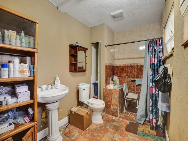 17200 NW 37th Ct, Miami Gardens FL 33055