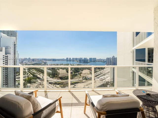 19333 Collins Ave, Sunny Isles Beach FL 33160