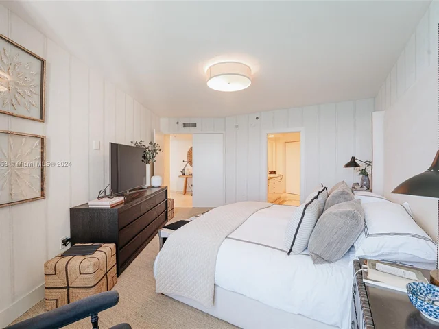 19333 Collins Ave, Sunny Isles Beach FL 33160