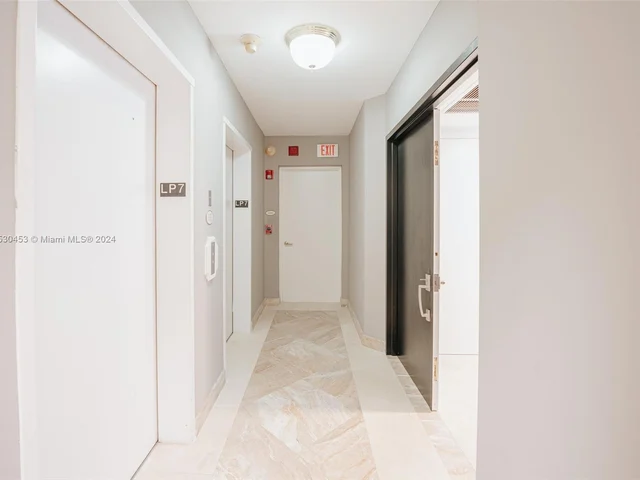 19333 Collins Ave, Sunny Isles Beach FL 33160