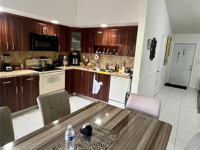 11016 SW 123rd Pl, Miami FL 33186