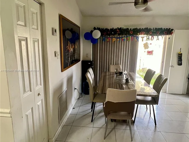 11016 SW 123rd Pl, Miami FL 33186