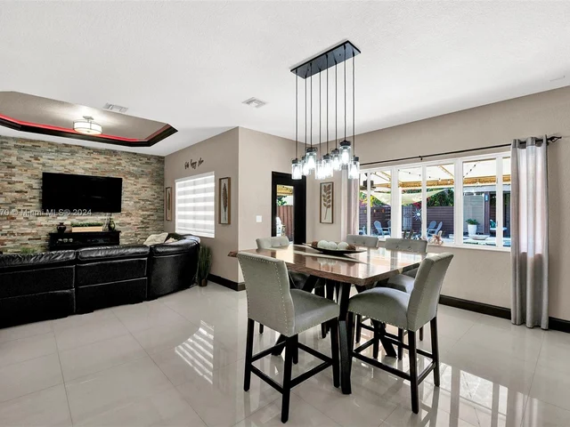 16634 SW 50th Ter, Miami FL 33185