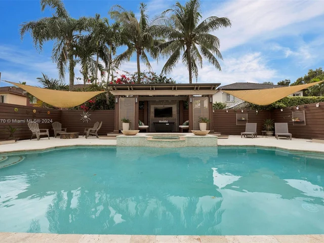 16634 SW 50th Ter, Miami FL 33185