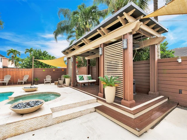 16634 SW 50th Ter, Miami FL 33185