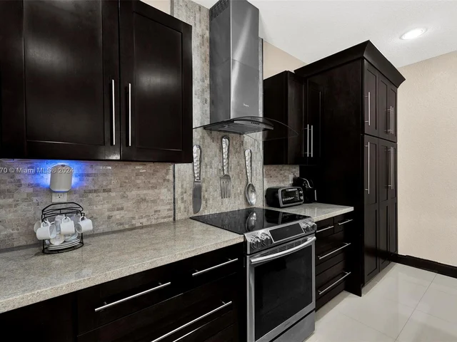 16634 SW 50th Ter, Miami FL 33185