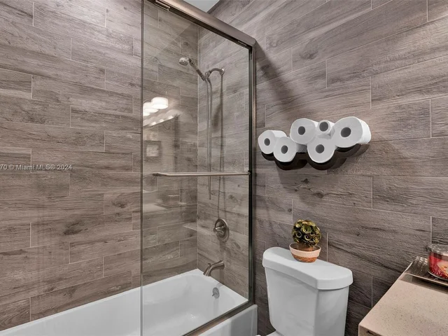 16634 SW 50th Ter, Miami FL 33185