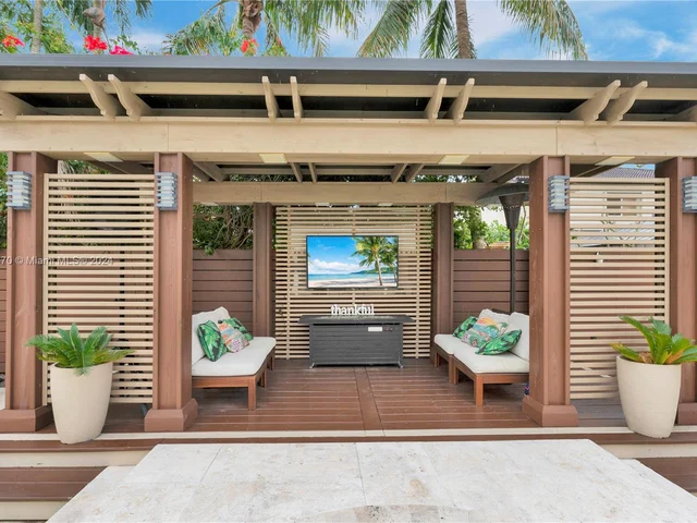 16634 SW 50th Ter, Miami FL 33185