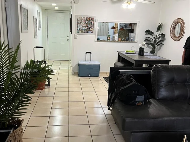 10865 SW 112th Ave # 212, Miami FL 33176