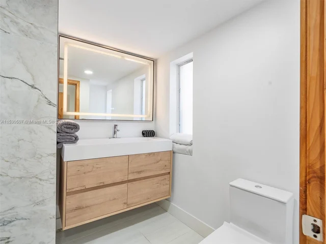 4431 Alton Rd, Miami Beach FL 33140