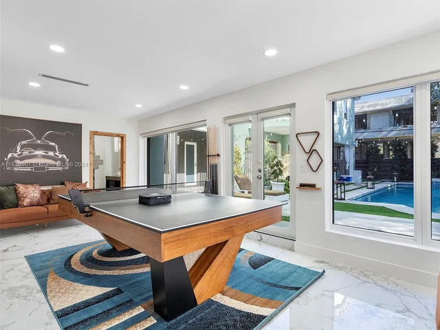 4431 Alton Rd, Miami Beach FL 33140